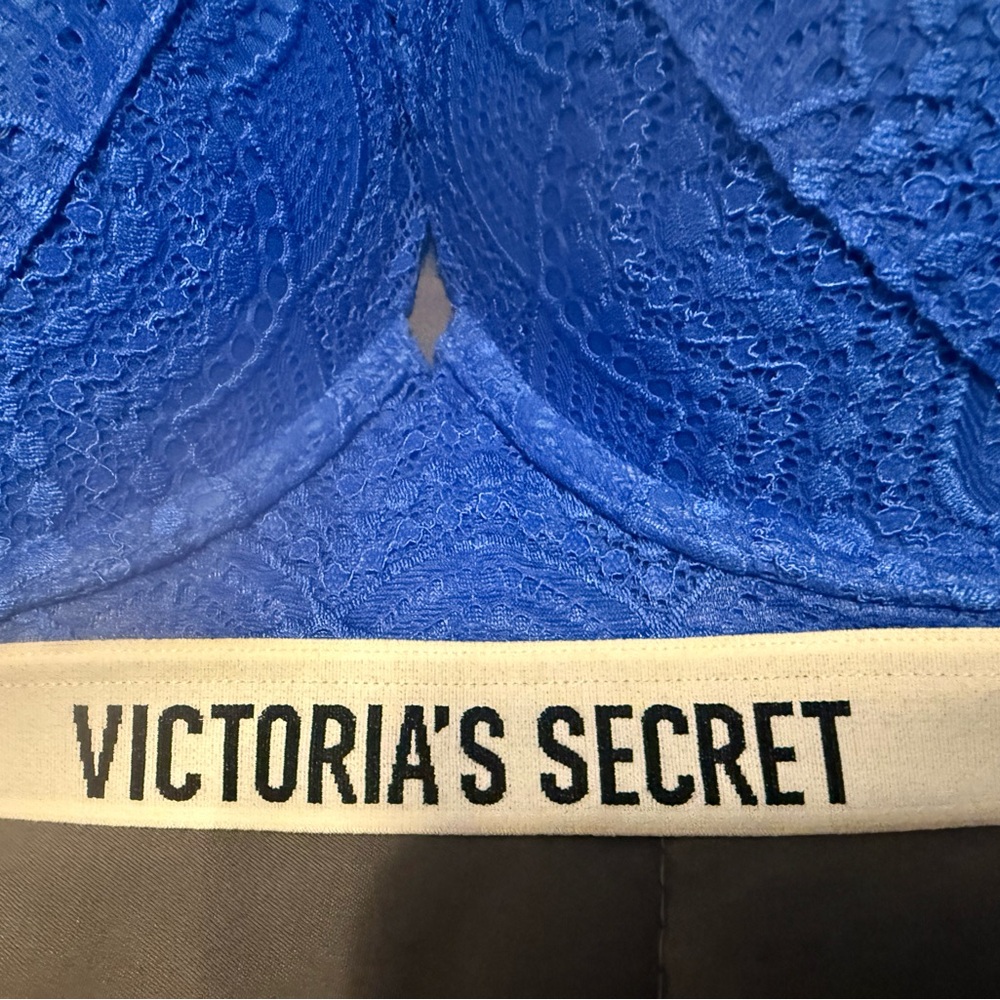 Victoria's Secret Vibrant Blue Lace Bra